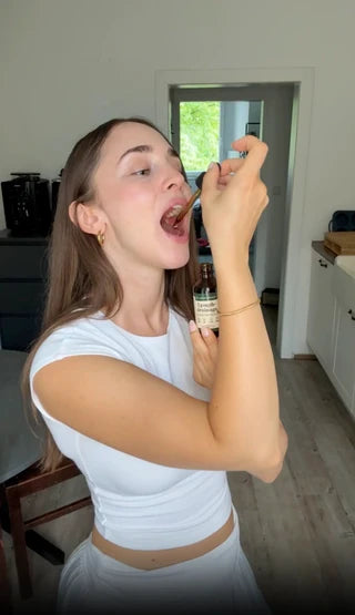 Zufriedene Leichtkraut-Kundin